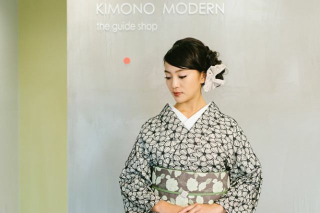 レース刺繍着物＞ハナミズキ－アイボリー | 着物や浴衣なら和モダン