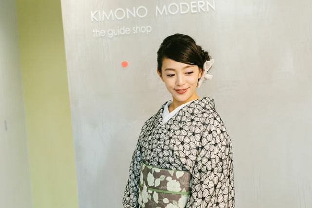 レース刺繍着物＞ハナミズキ－アイボリー | 着物や浴衣なら和モダン