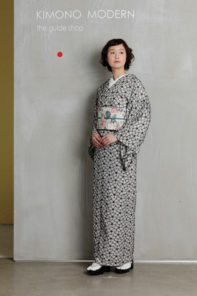 レース刺繍着物＞ハナミズキ－アイボリー | 着物や浴衣なら和モダン