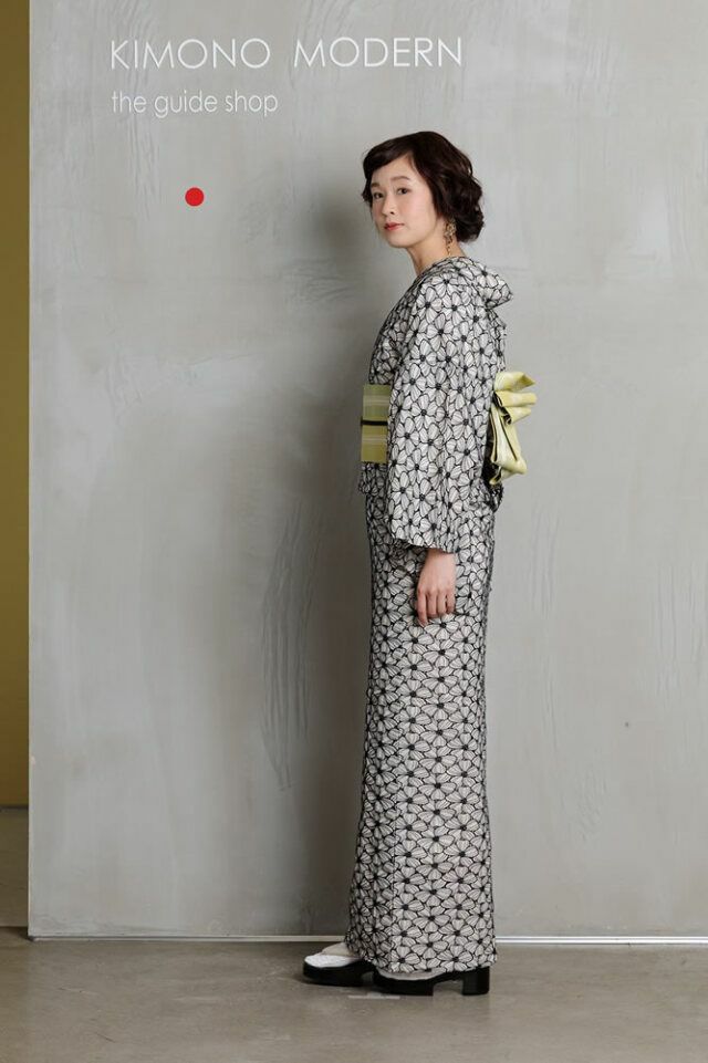 レース刺繍着物＞ハナミズキ－アイボリー | 着物や浴衣なら和モダン
