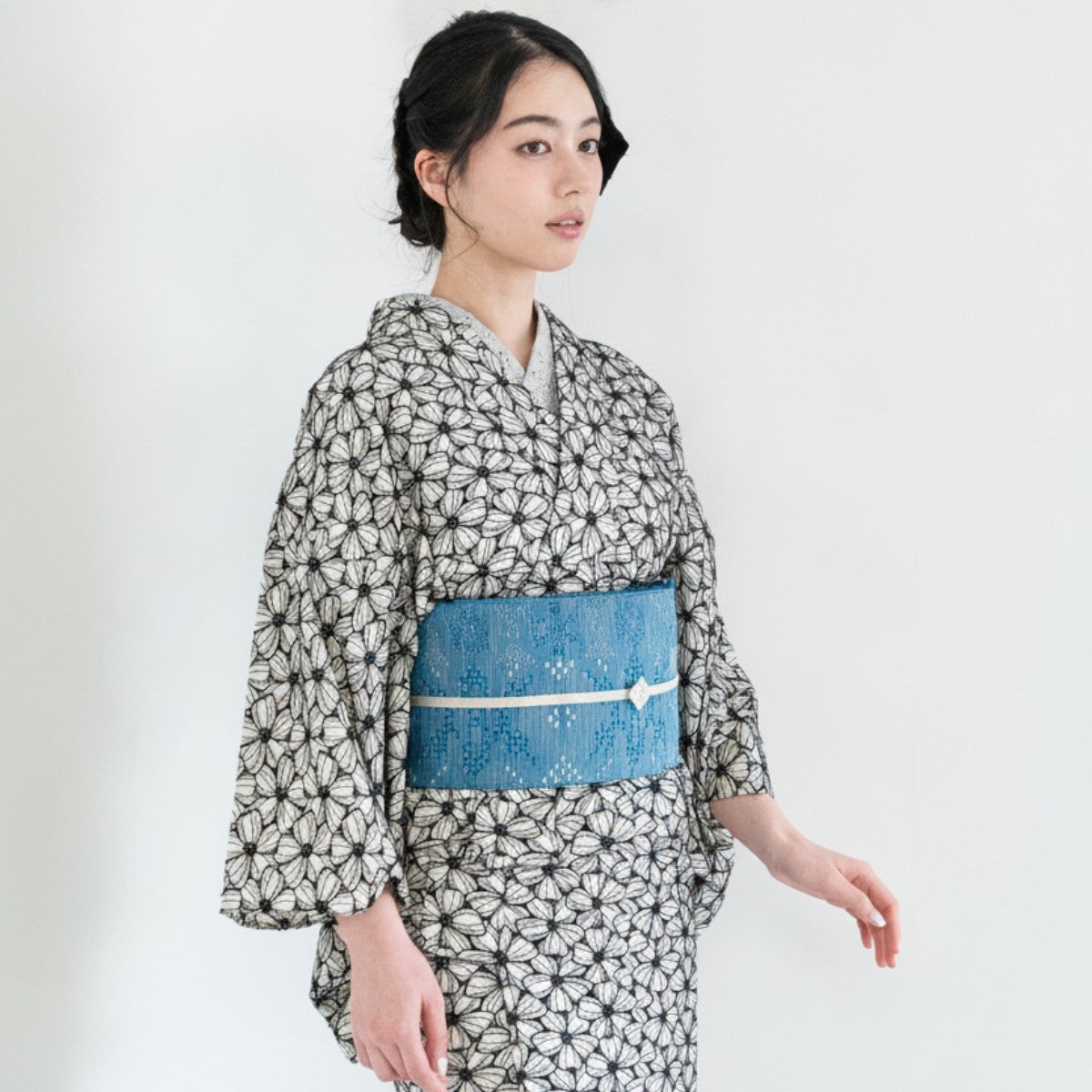 レース刺繍着物＞ハナミズキ－アイボリー | 着物や浴衣なら和モダン