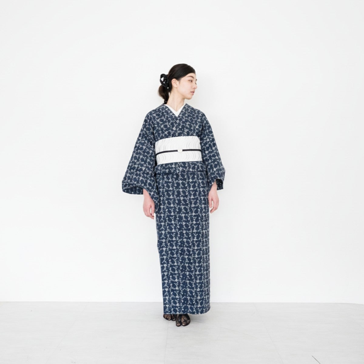 刺繍レース着物-ノートルダムの庭園で-BLUE BERRY（綿100%） | 着物や