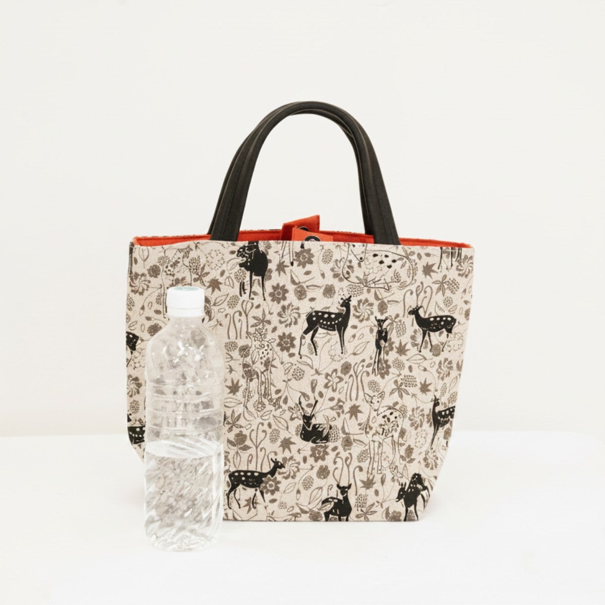 リネントートbag＞森の鹿トートバッグ（麻100%・牛革持ち手・黒